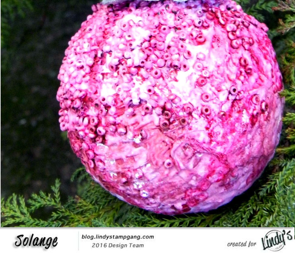 christmas-ornaments-by-solange-marques-using-lindys-stamp-gang-starburst-06